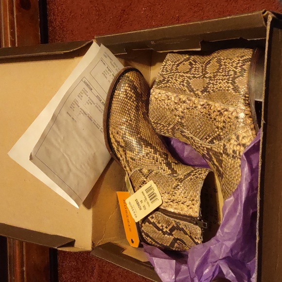"Stetson" Real Python Snake booties. Size 10. - Picture 9 of 13